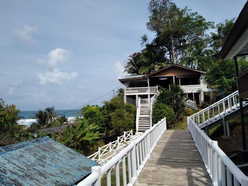 Long Beach Garden Kampung Kuala Besut Extérieur photo